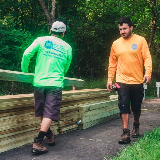 Custom Deck Construction vs. DIY: A Comparative Analysis of Time and Considerations