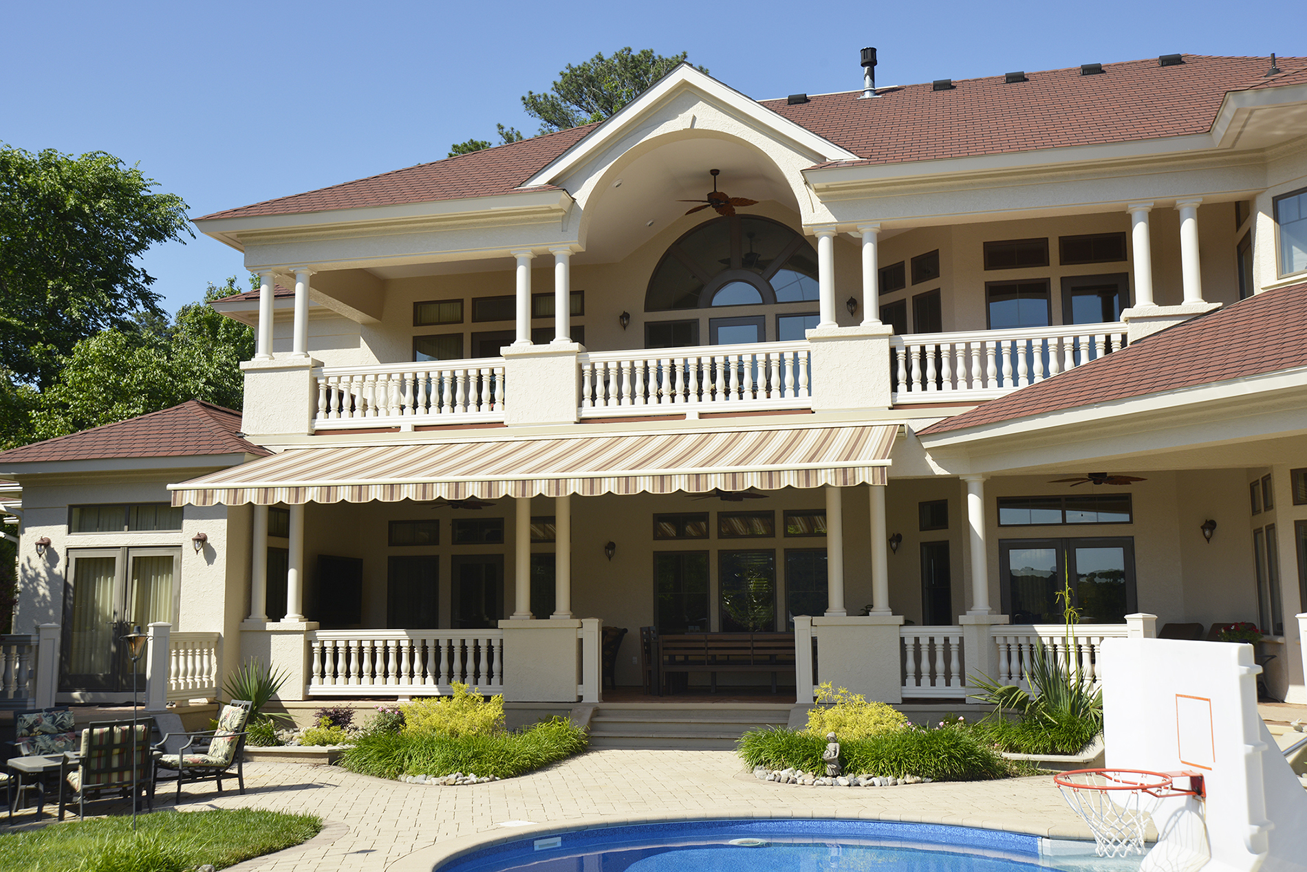 Extending Your Outdoor Living Space with Awnings: Create the Perfect Outdoor Room