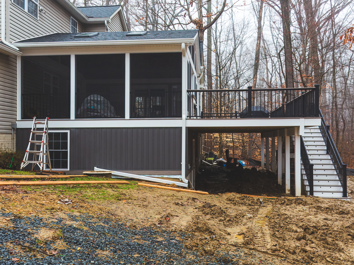 Custom-built screen room for outdoor relaxation